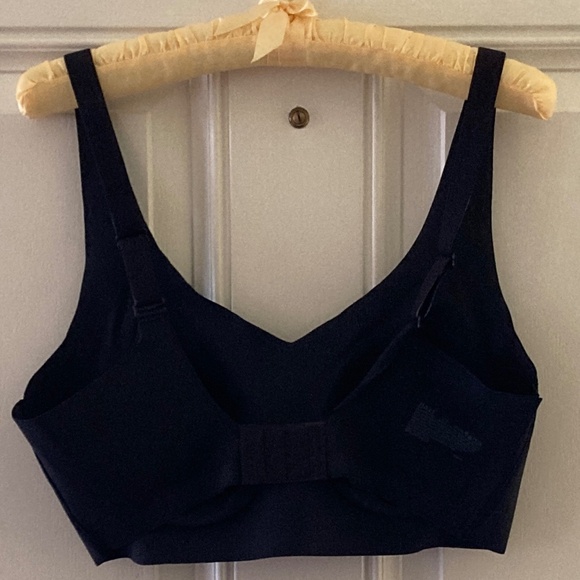 BALI Easylite Smooth Comfort Bra With Convertible Straps/Black/Size Large/NWOT! - Picture 2 of 5